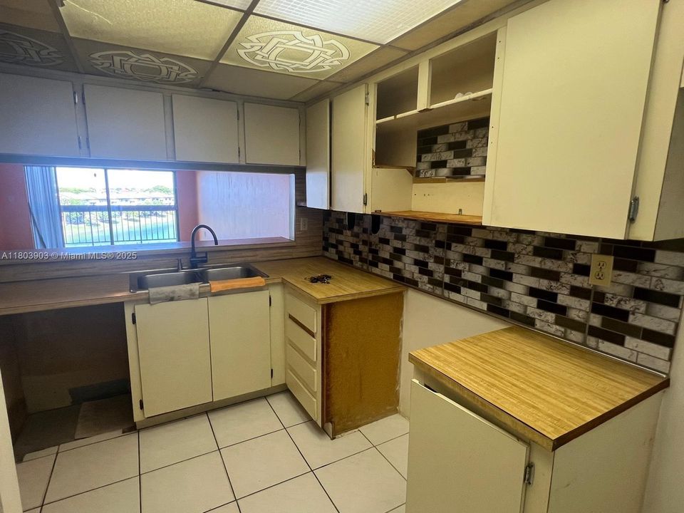 Recently Sold: $269,000 (2 beds, 2 baths, 1064 Square Feet)