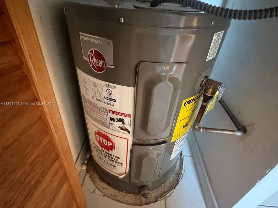 Recently Sold: $269,000 (2 beds, 2 baths, 1064 Square Feet)