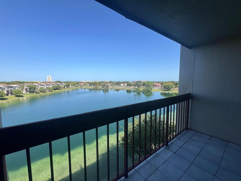 Recently Sold: $269,000 (2 beds, 2 baths, 1064 Square Feet)