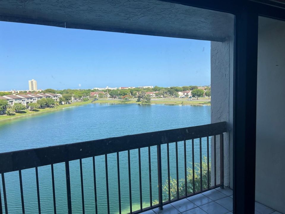 Recently Sold: $269,000 (2 beds, 2 baths, 1064 Square Feet)