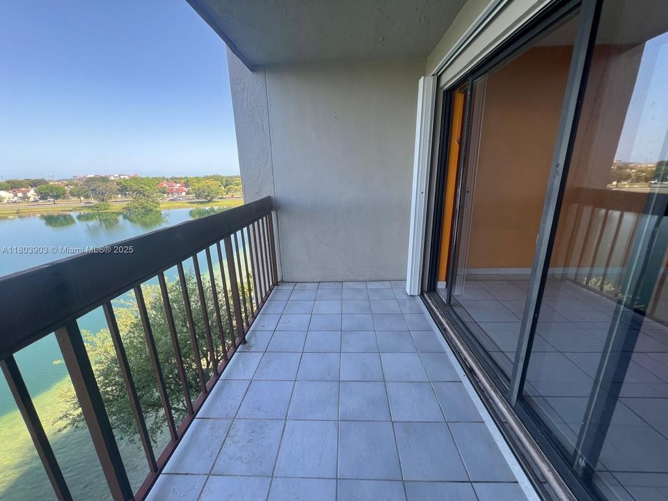 Recently Sold: $269,000 (2 beds, 2 baths, 1064 Square Feet)