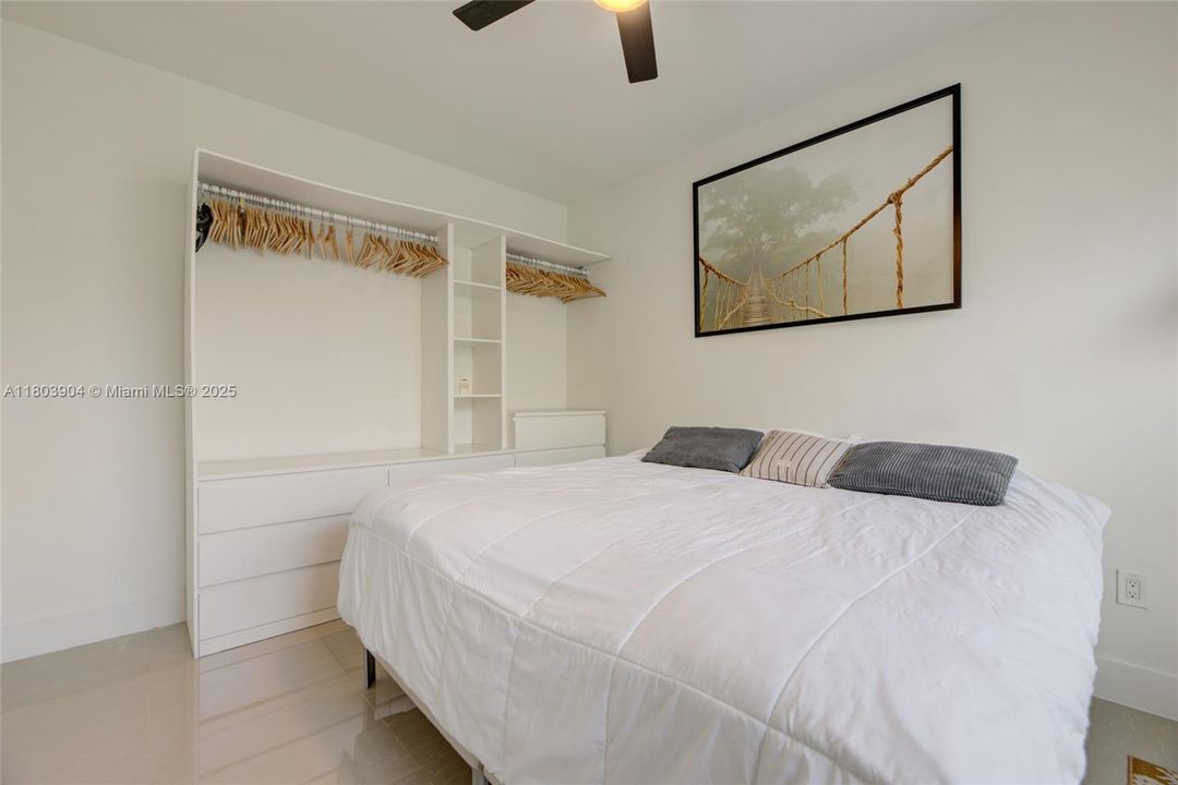 Recently Sold: $283,000 (1 beds, 1 baths, 460 Square Feet)