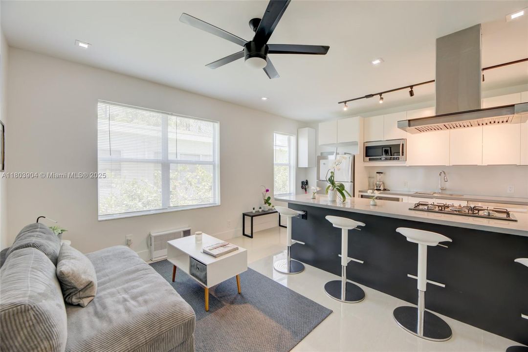 Recently Sold: $283,000 (1 beds, 1 baths, 460 Square Feet)