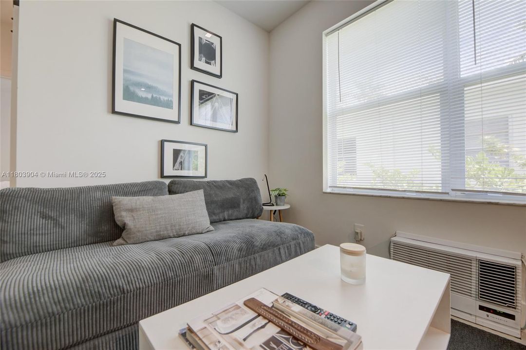 Recently Sold: $283,000 (1 beds, 1 baths, 460 Square Feet)