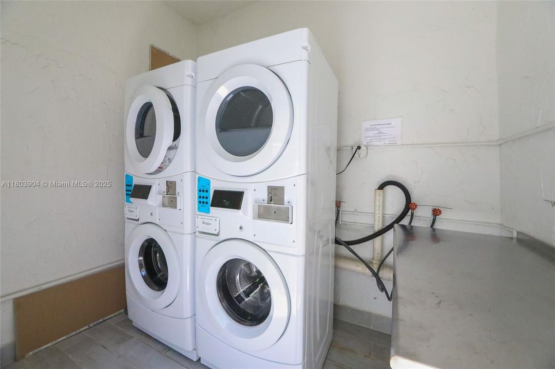 Recently Sold: $283,000 (1 beds, 1 baths, 460 Square Feet)