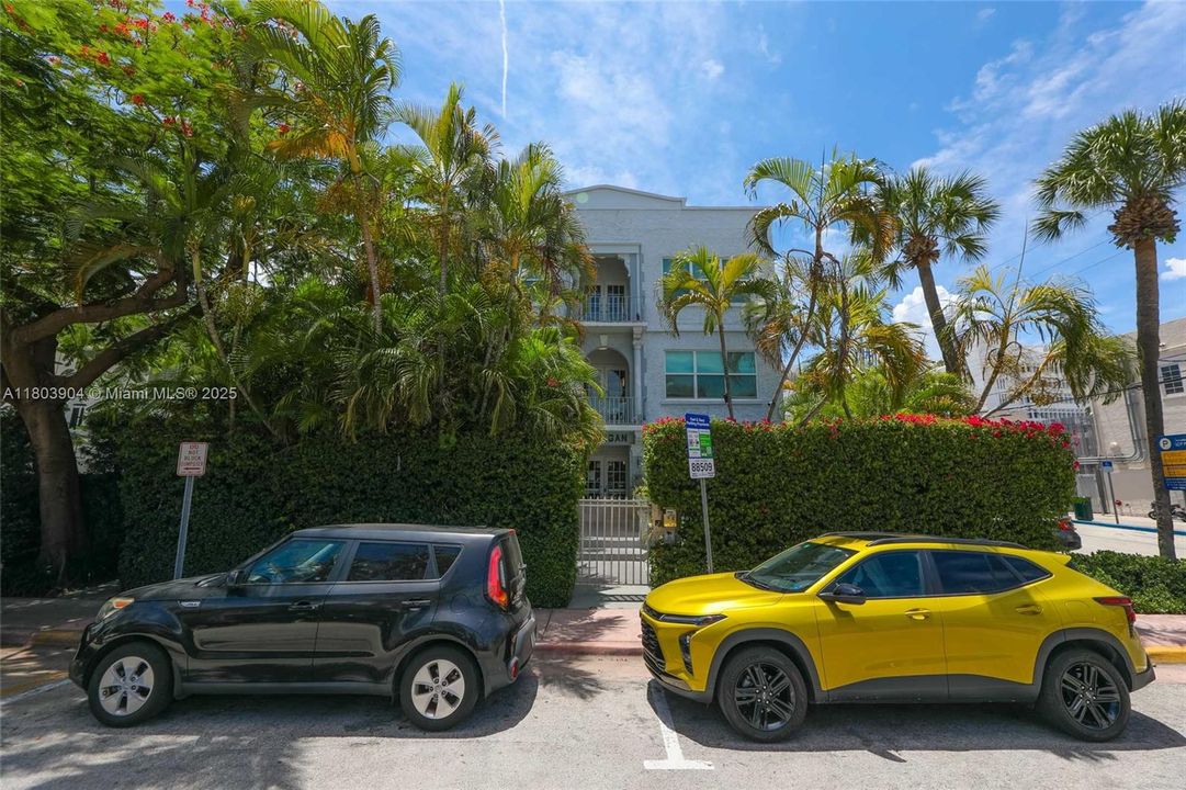 Recently Sold: $283,000 (1 beds, 1 baths, 460 Square Feet)