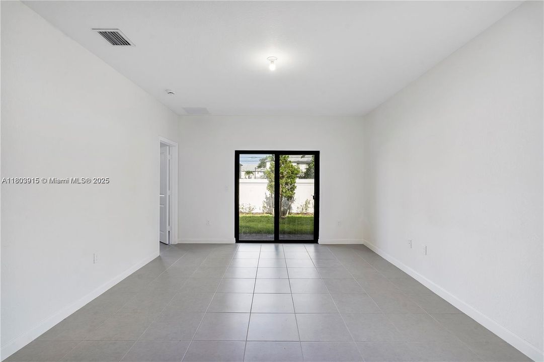 Recientemente alquilado: $4,200 (3 camas, 2 baños, 1854 Pies cuadrados)