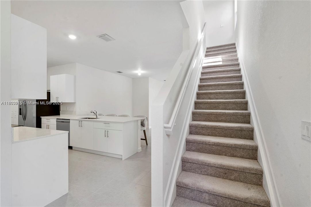 Recientemente alquilado: $4,200 (3 camas, 2 baños, 1854 Pies cuadrados)