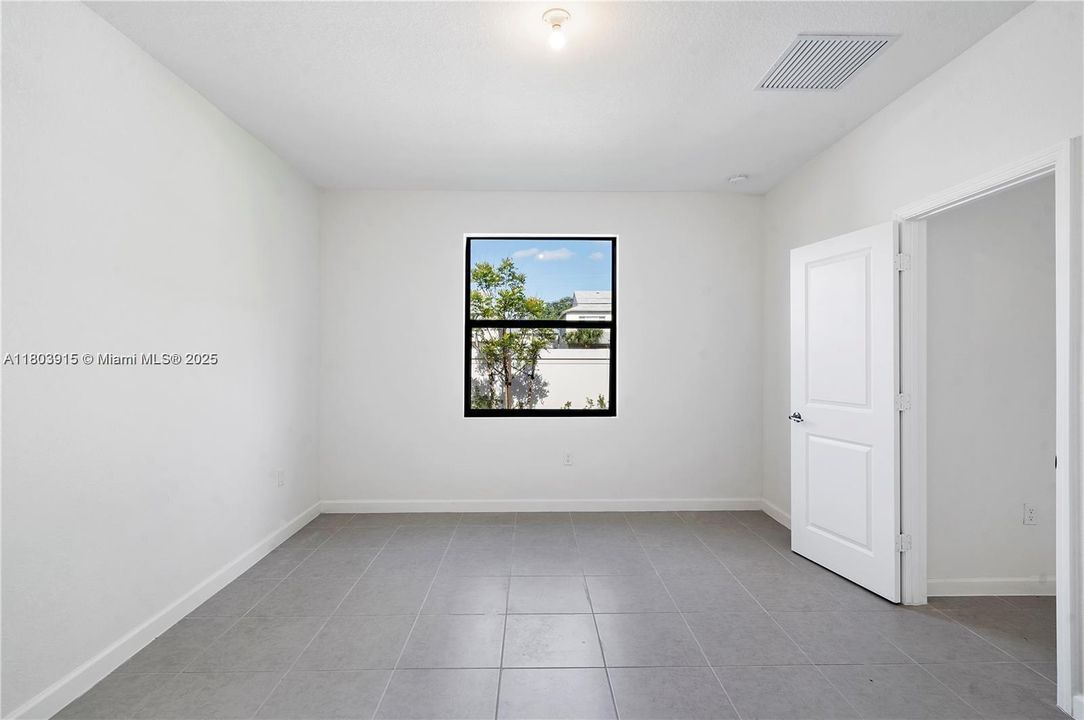 Recientemente alquilado: $4,200 (3 camas, 2 baños, 1854 Pies cuadrados)