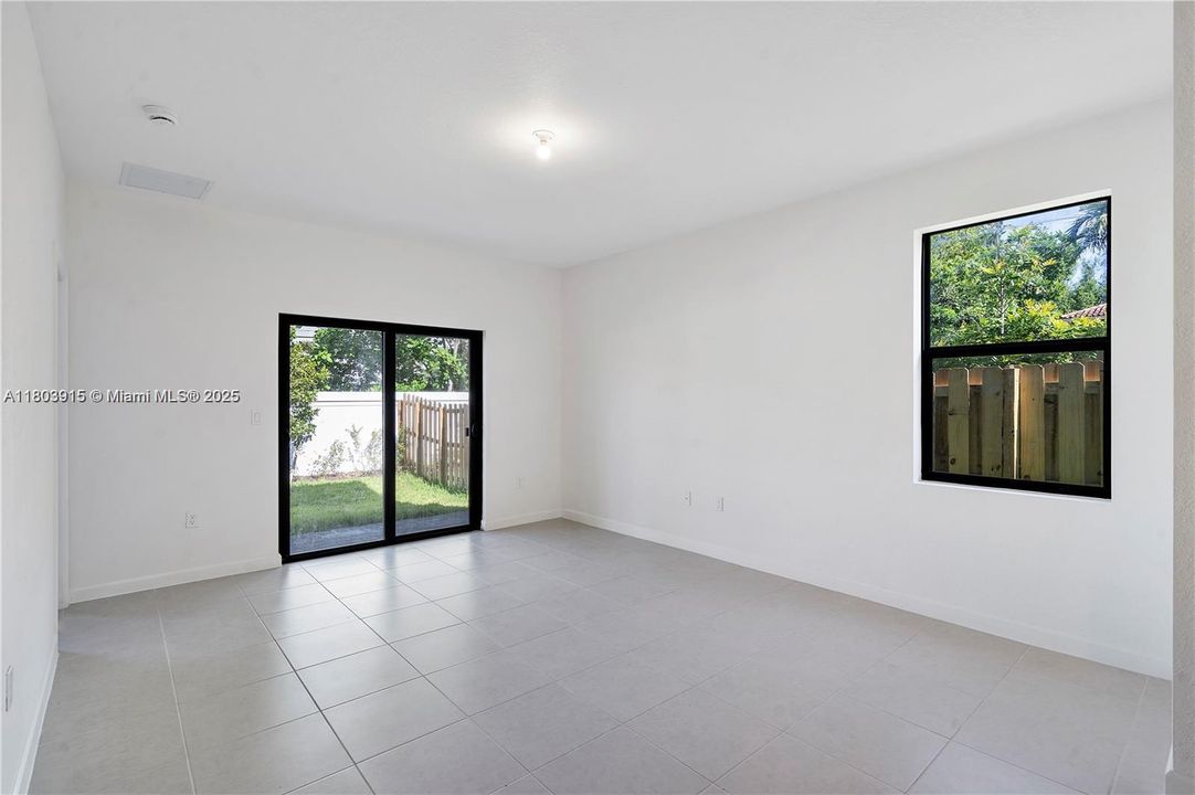 Recientemente alquilado: $4,200 (3 camas, 2 baños, 1854 Pies cuadrados)