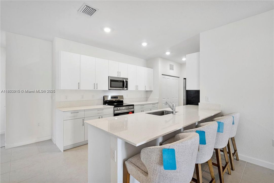 Recientemente alquilado: $4,200 (3 camas, 2 baños, 1854 Pies cuadrados)