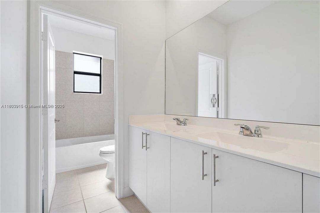 Recientemente alquilado: $4,200 (3 camas, 2 baños, 1854 Pies cuadrados)