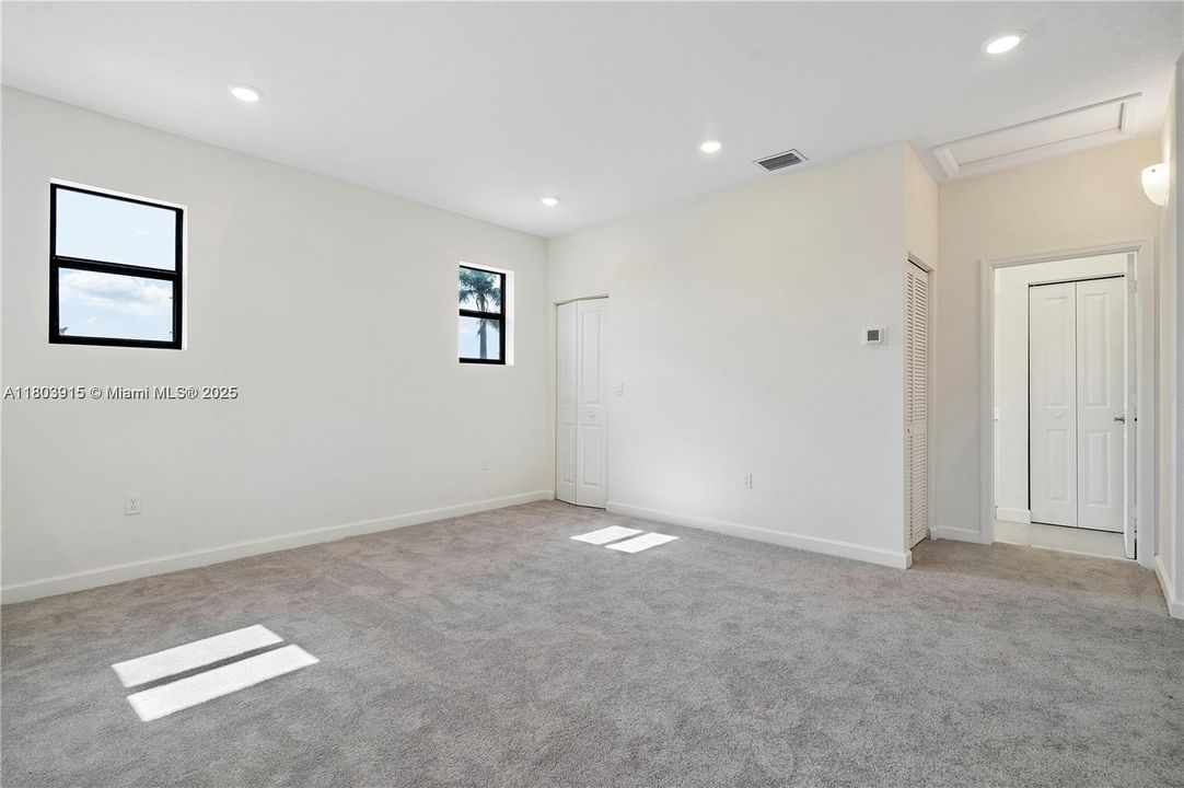 Recientemente alquilado: $4,200 (3 camas, 2 baños, 1854 Pies cuadrados)