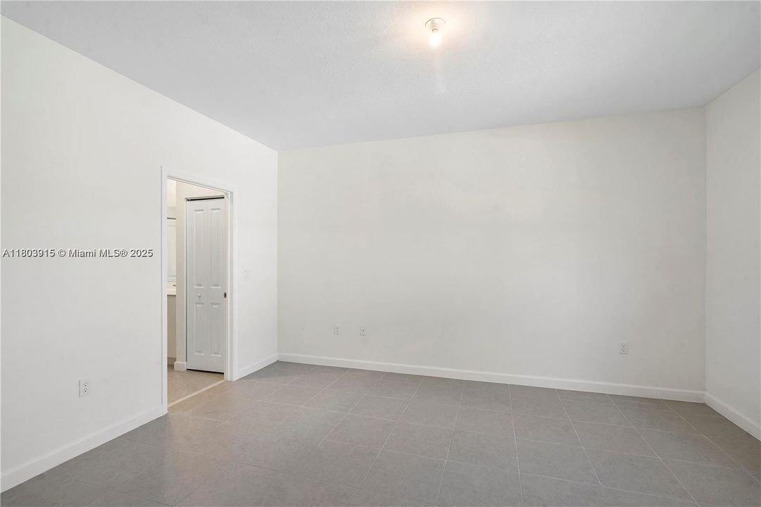 Recientemente alquilado: $4,200 (3 camas, 2 baños, 1854 Pies cuadrados)