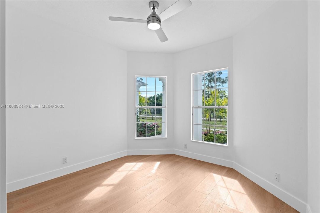 Recently Sold: $870,000 (4 beds, 3 baths, 2405 Square Feet)