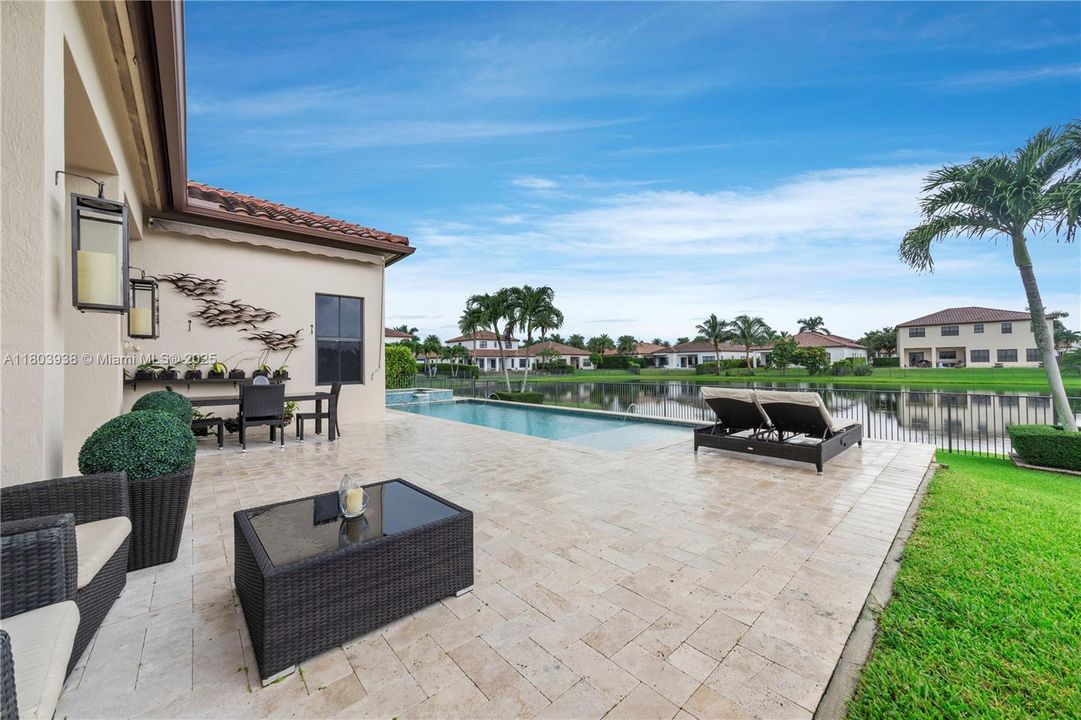 Recently Rented: $8,500 (4 beds, 3 baths, 2860 Square Feet)