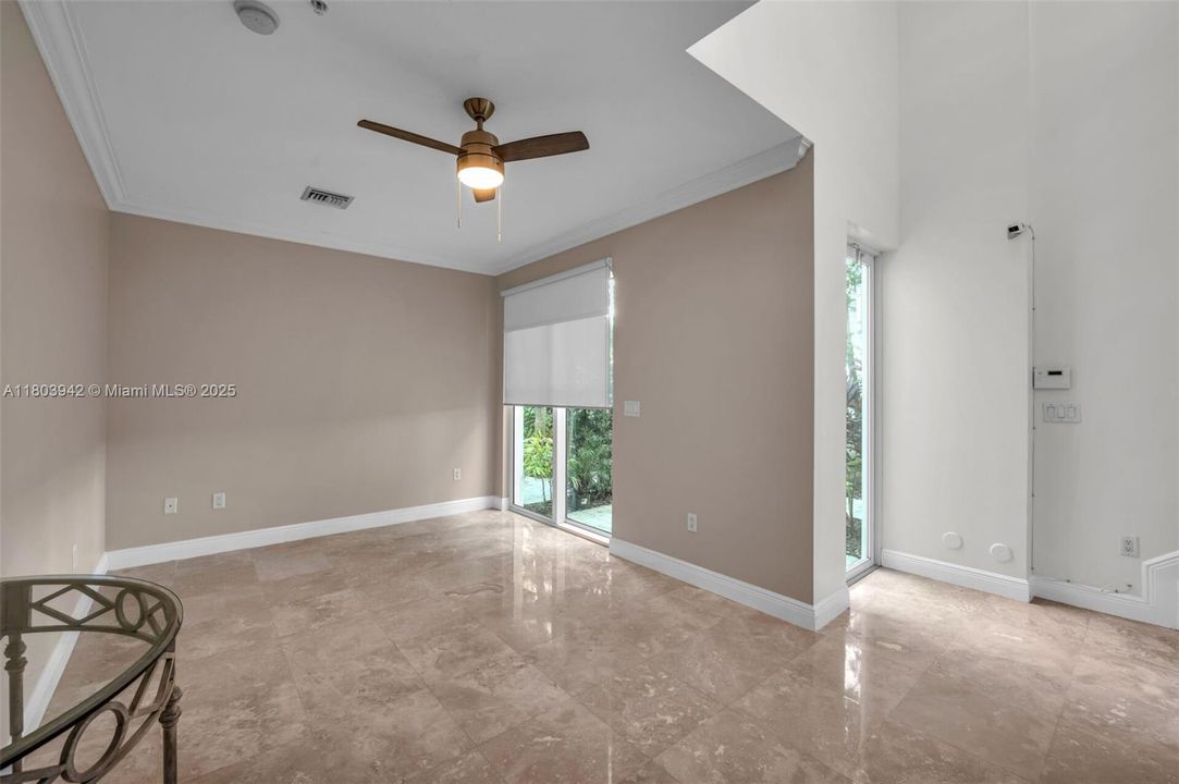 Recently Rented: $4,500 (3 beds, 3 baths, 1586 Square Feet)