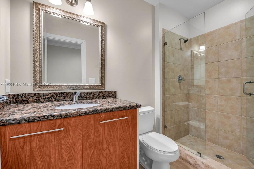 Recently Rented: $4,500 (3 beds, 3 baths, 1586 Square Feet)