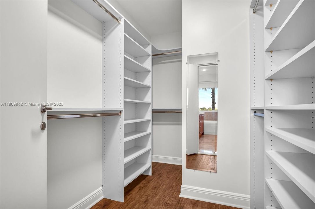 Recently Rented: $4,500 (3 beds, 3 baths, 1586 Square Feet)