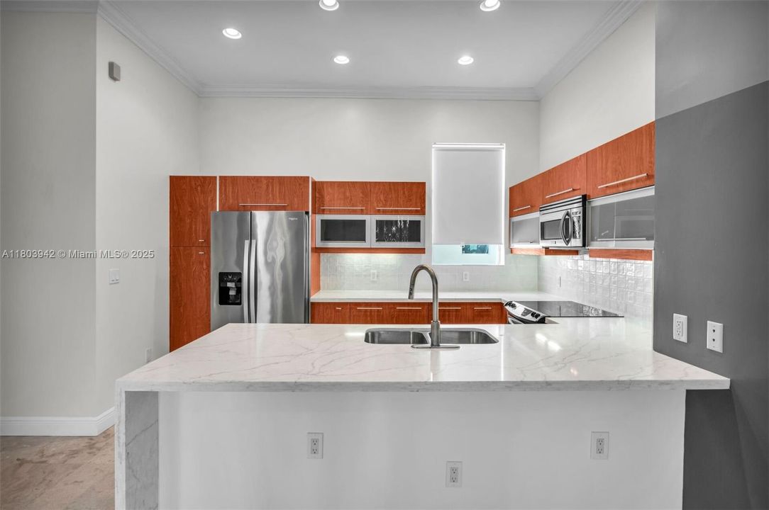 Recently Rented: $4,500 (3 beds, 3 baths, 1586 Square Feet)