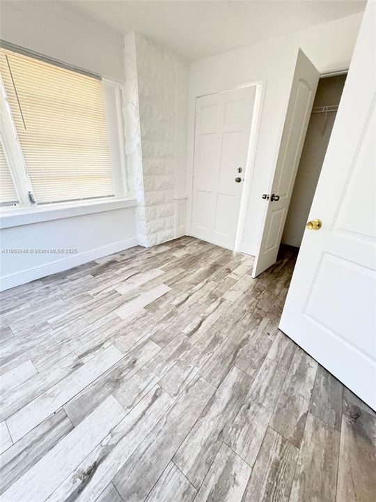 合同活跃: $1,350 (1 贝兹, 1 浴室, 0 平方英尺)