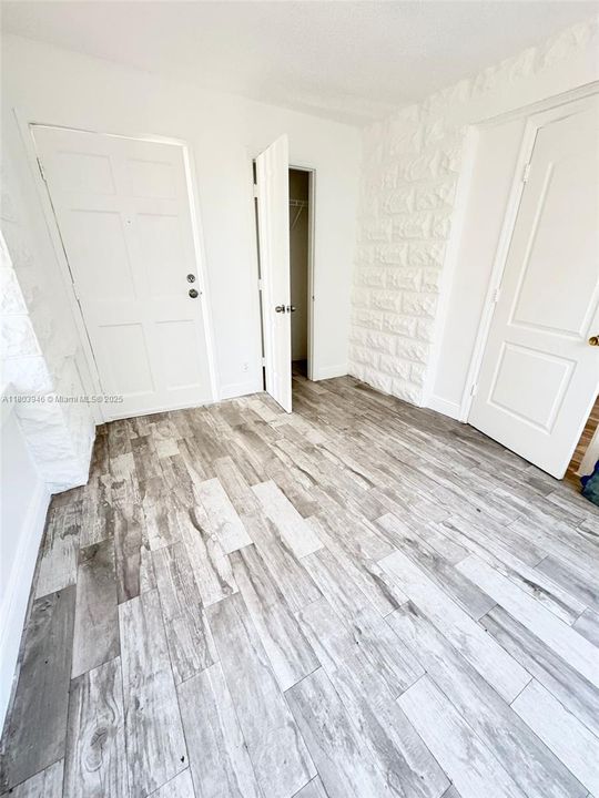 合同活跃: $1,350 (1 贝兹, 1 浴室, 0 平方英尺)