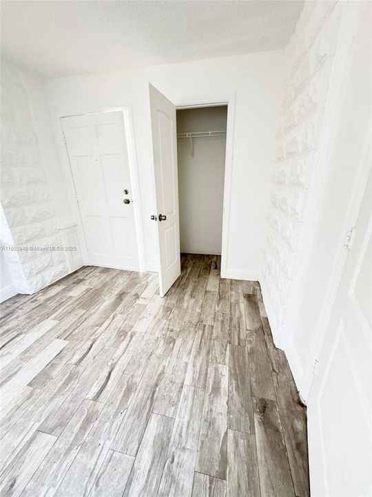 合同活跃: $1,350 (1 贝兹, 1 浴室, 0 平方英尺)