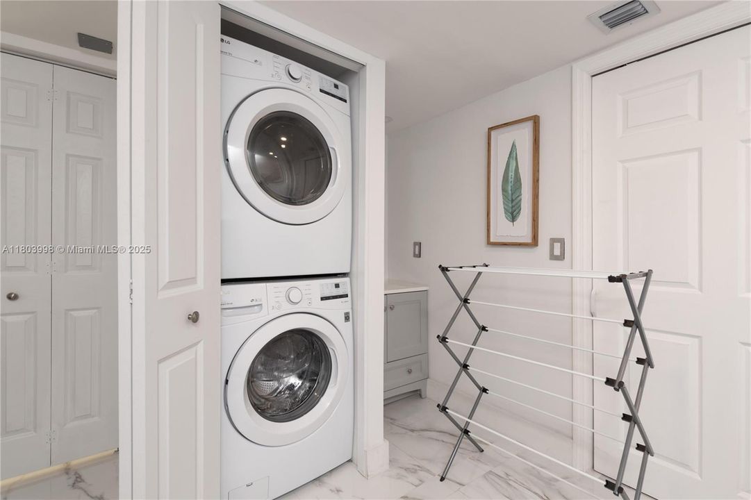 Недавно арендовано: $7,500 (3 спален, 3 ванн, 2059 Квадратных фут)