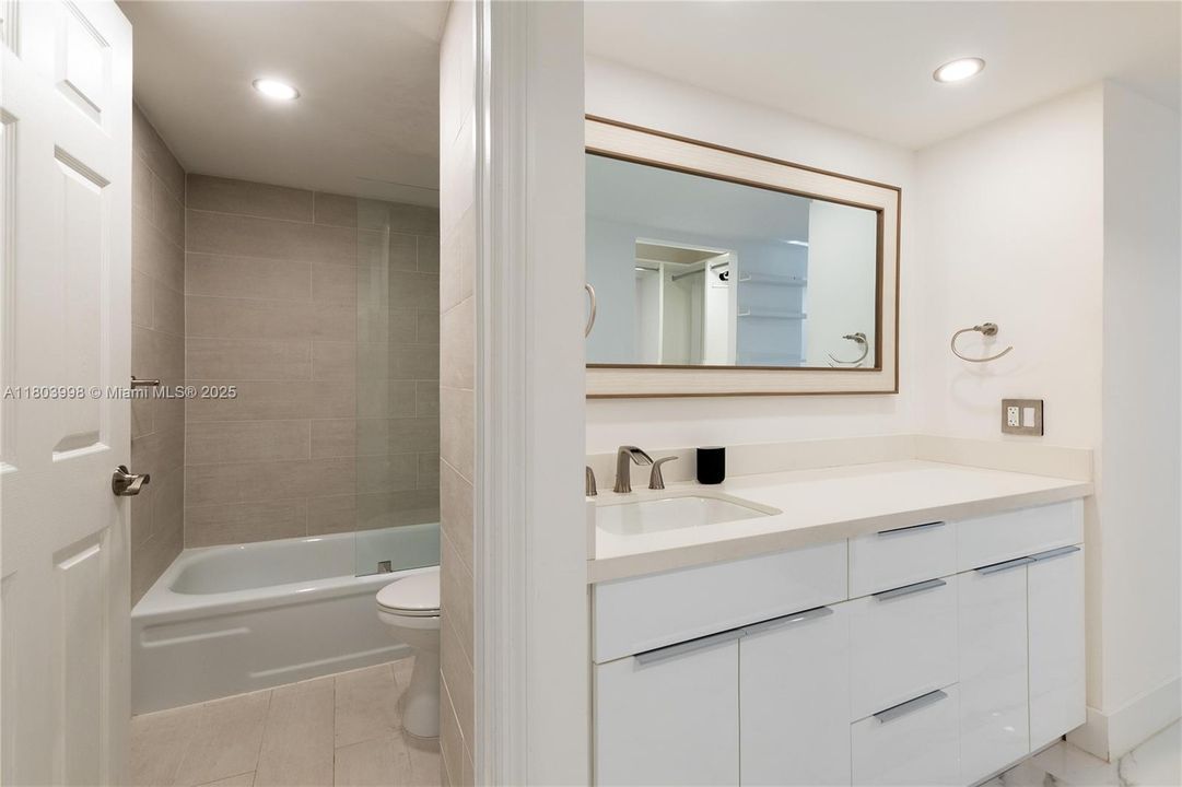 Недавно арендовано: $7,500 (3 спален, 3 ванн, 2059 Квадратных фут)