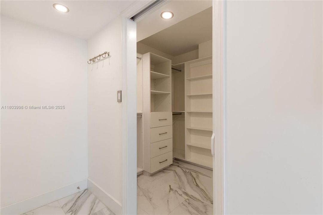 Недавно арендовано: $7,500 (3 спален, 3 ванн, 2059 Квадратных фут)