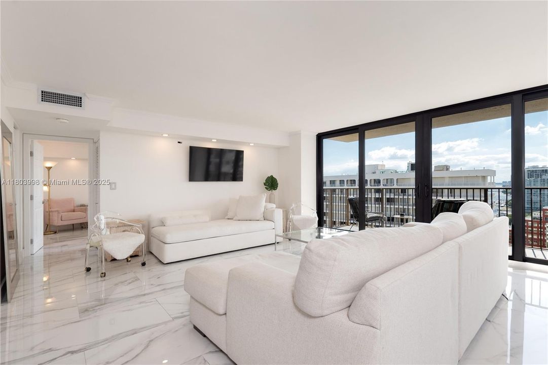 Недавно арендовано: $7,500 (3 спален, 3 ванн, 2059 Квадратных фут)