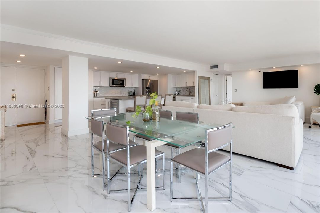 Недавно арендовано: $7,500 (3 спален, 3 ванн, 2059 Квадратных фут)