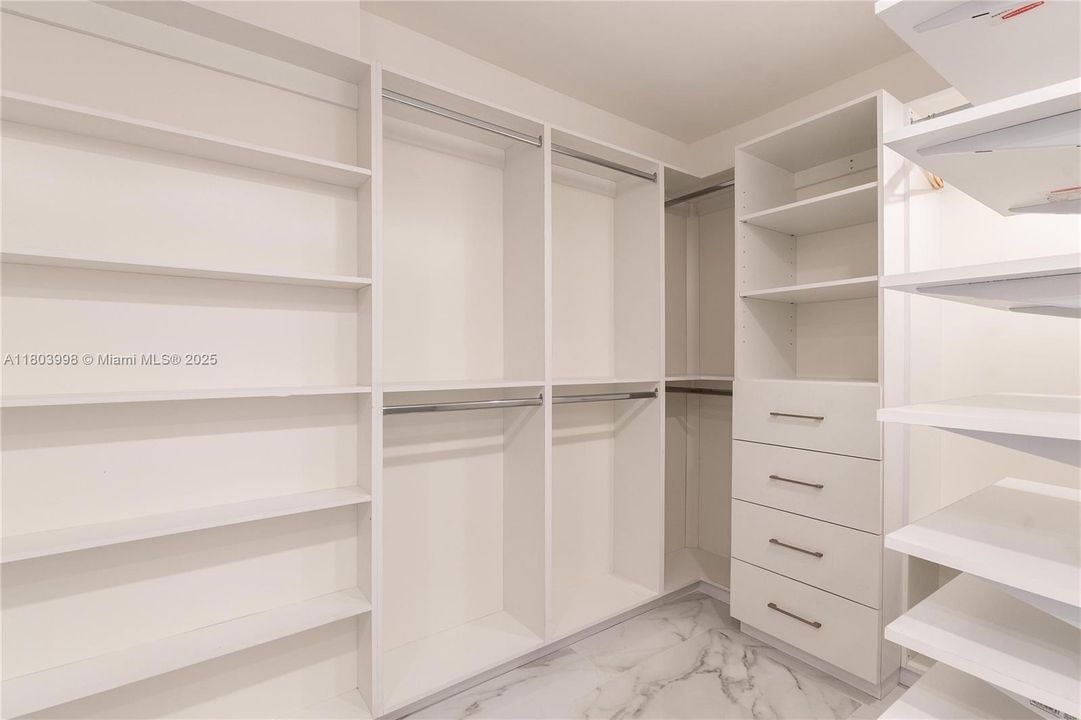 Недавно арендовано: $7,500 (3 спален, 3 ванн, 2059 Квадратных фут)