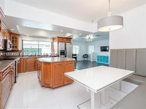 Recently Rented: $7,500 (4 beds, 3 baths, 3052 Square Feet)