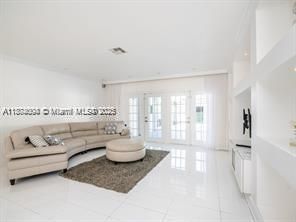 Recently Rented: $7,500 (4 beds, 3 baths, 3052 Square Feet)