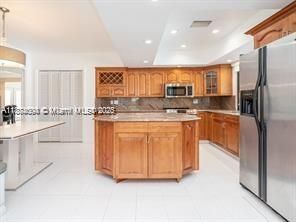 Recently Rented: $7,500 (4 beds, 3 baths, 3052 Square Feet)