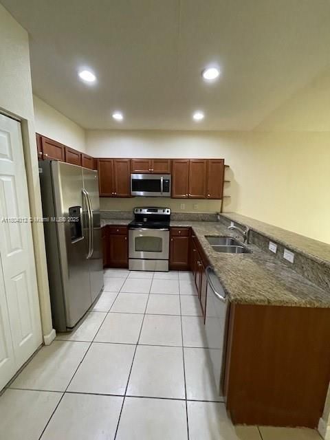 最近租的: $2,700 (3 贝兹, 2 浴室, 1542 平方英尺)