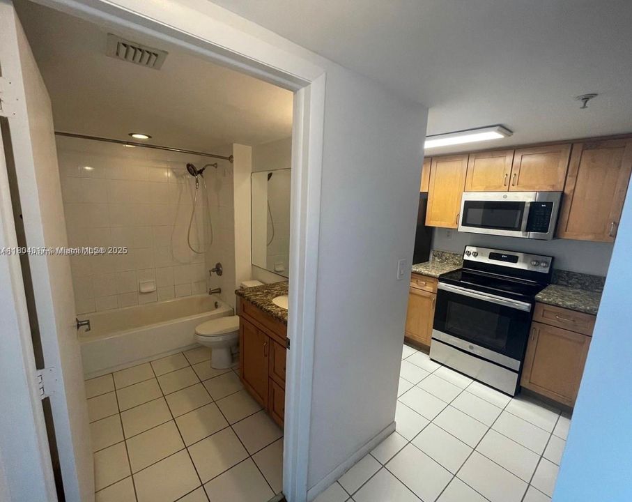 待售: $569,000 (1 贝兹, 1 浴室, 746 平方英尺)