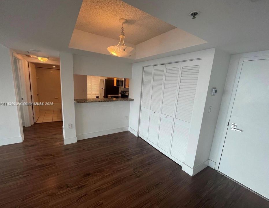 待售: $569,000 (1 贝兹, 1 浴室, 746 平方英尺)