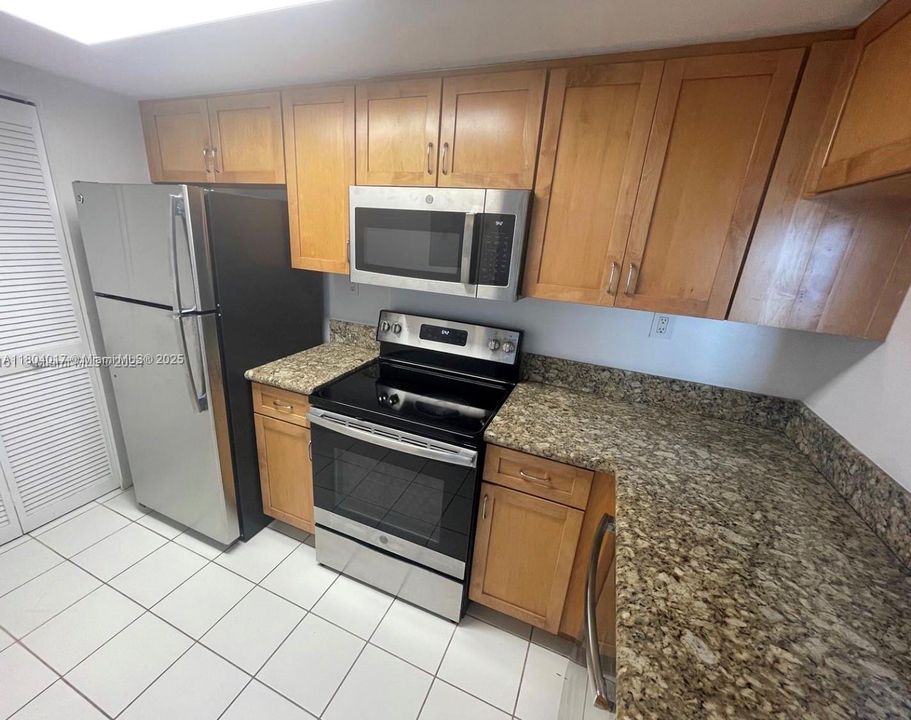 待售: $569,000 (1 贝兹, 1 浴室, 746 平方英尺)