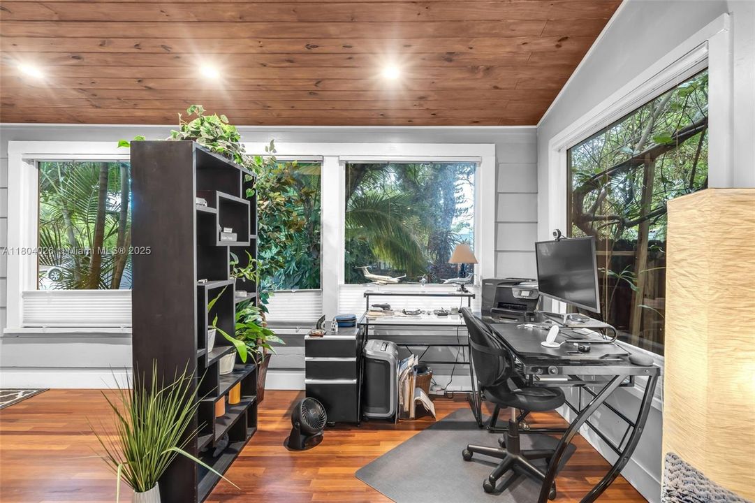 Recently Sold: $949,900 (2 beds, 2 baths, 1328 Square Feet)