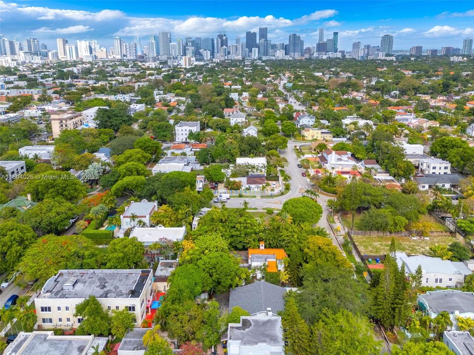 Recently Sold: $949,900 (2 beds, 2 baths, 1328 Square Feet)