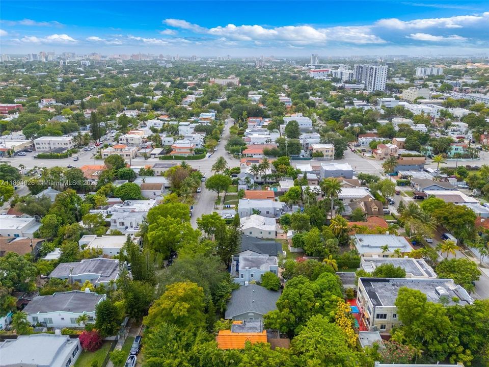 Recently Sold: $949,900 (2 beds, 2 baths, 1328 Square Feet)