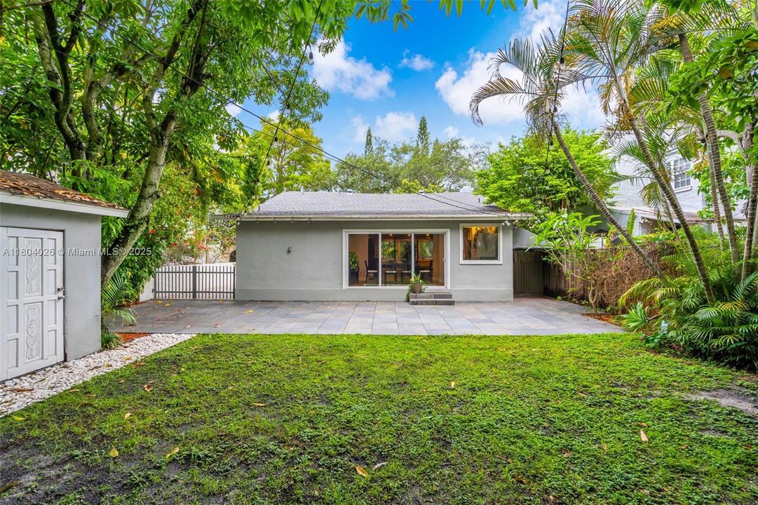 Recently Sold: $949,900 (2 beds, 2 baths, 1328 Square Feet)