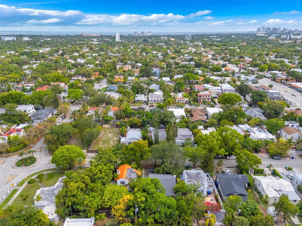 Recently Sold: $949,900 (2 beds, 2 baths, 1328 Square Feet)