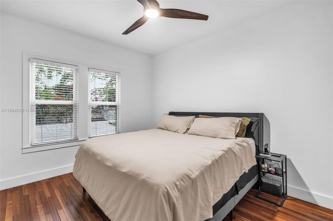 Recently Sold: $949,900 (2 beds, 2 baths, 1328 Square Feet)