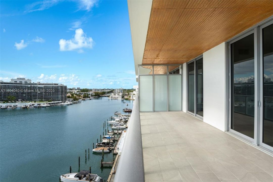 For Sale: $2,078,400 (2 beds, 2 baths, 1299 Square Feet)