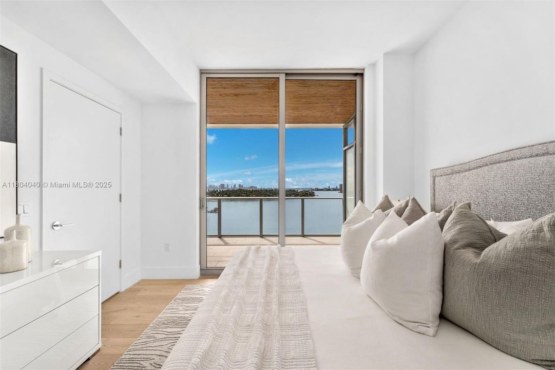 For Sale: $2,078,400 (2 beds, 2 baths, 1299 Square Feet)