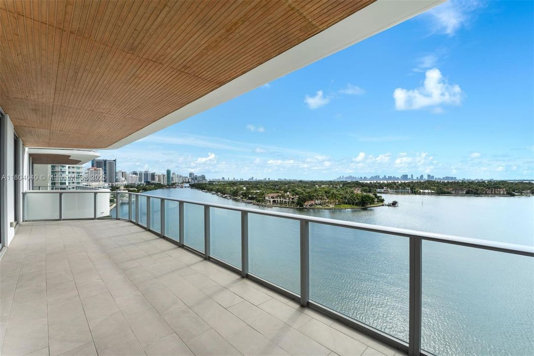 For Sale: $2,078,400 (2 beds, 2 baths, 1299 Square Feet)