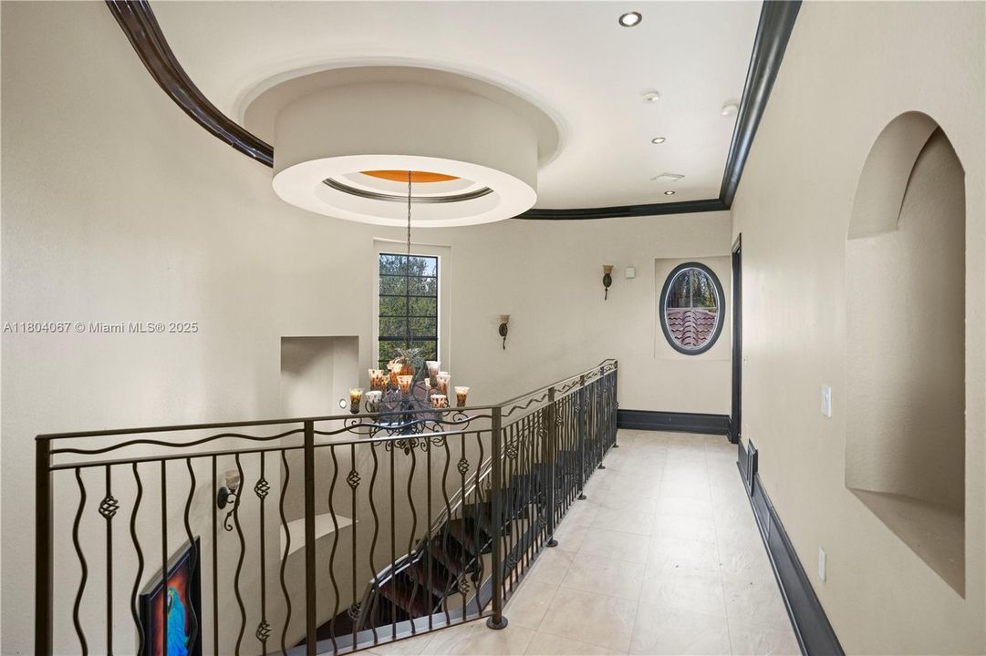 For Sale: $4,150,000 (6 beds, 6 baths, 7649 Square Feet)